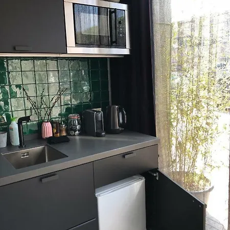 Chez Odette - Free Bikes & Private Car Parking Homestay *